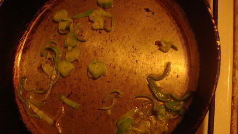 говяжья печень с грибным соусом