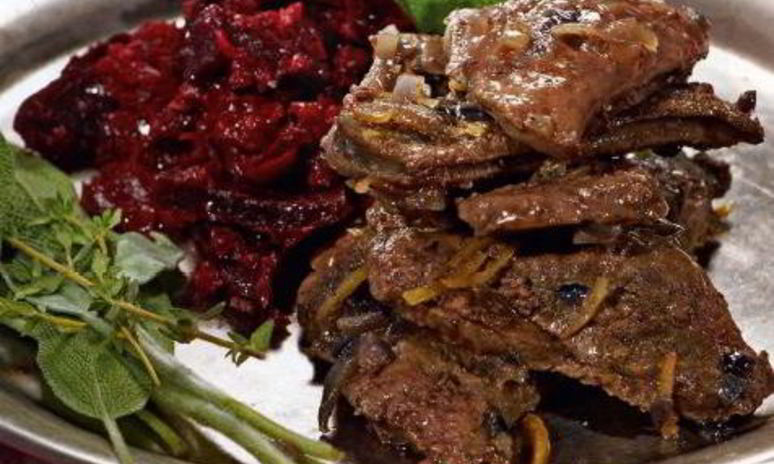 Рецепт говяжьей печенки с красным луком
