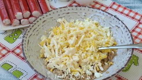 крабовые палочки, фаршированные печенью трески