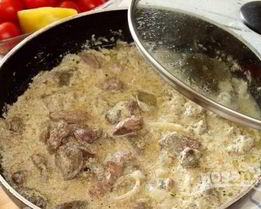 Куриная печень с подливкой