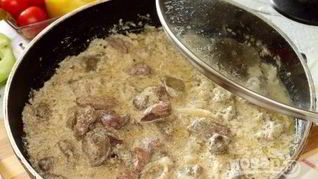 Куриная печень с подливкой