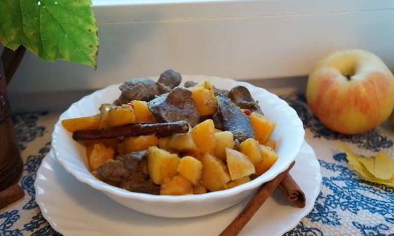 Рецепт куриной печени с тыквой и яблоками