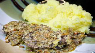 Куриная печень со сметаной