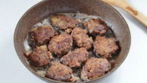 куриная печень в сметанно-чесночном кляре