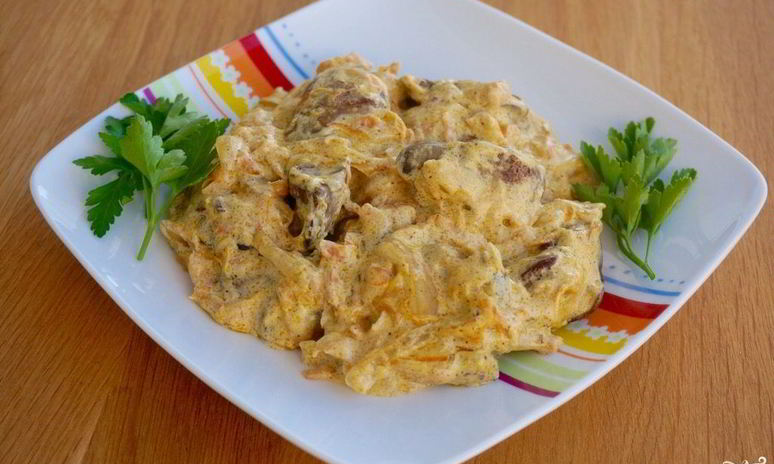 Рецепт куриной печени в сметанном соусе