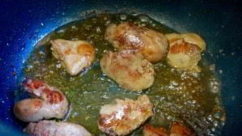 куриная печень в сметанном соусе