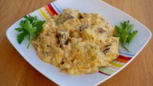 куриная печень в сметанном соусе