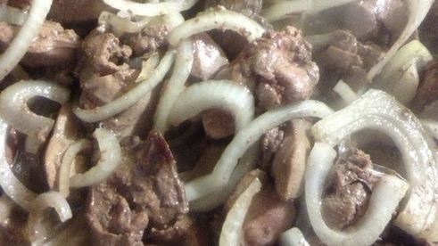 куриная печень в соусе морней