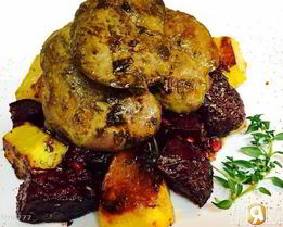 Печень куриная с овощами, под ароматными травами