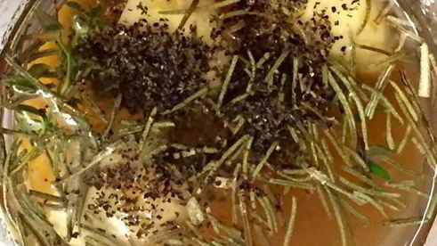 печень куриная с овощами, под ароматными травами