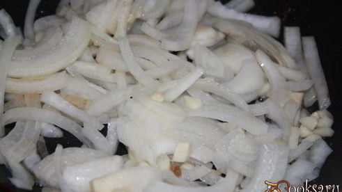 печень нежность в сметанно-луковом соусе