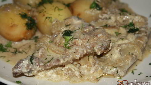 печень нежность в сметанно-луковом соусе