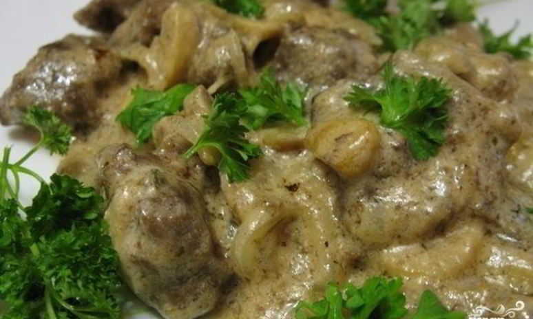 Рецепт печени по-строгановски с грибами