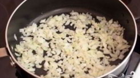 печень по-строгановски с грибами