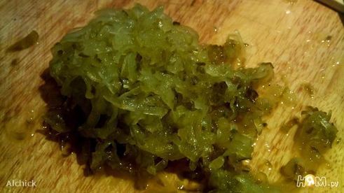 печень с морковью и солеными огурцами