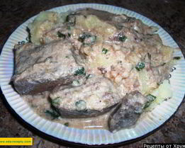 Печень свиная в соусе на сливках