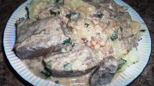 Печень свиная в соусе на сливках