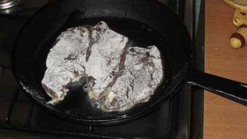 печень свинины жареная