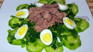 Печень трески с яйцом