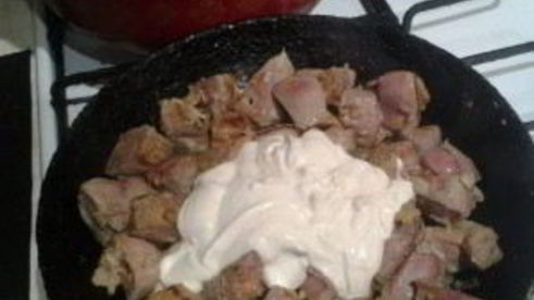 свиная печень в сметане