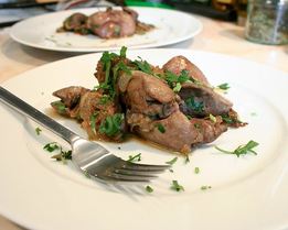 Утиная печень с луком