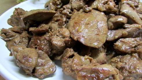 жареная куриная печень с луком
