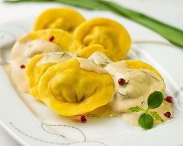 Домашние пельмени с мясом и сыром