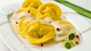 Домашние пельмени с мясом и сыром