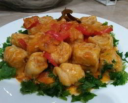 Ленивые пельмени в овощном соусе