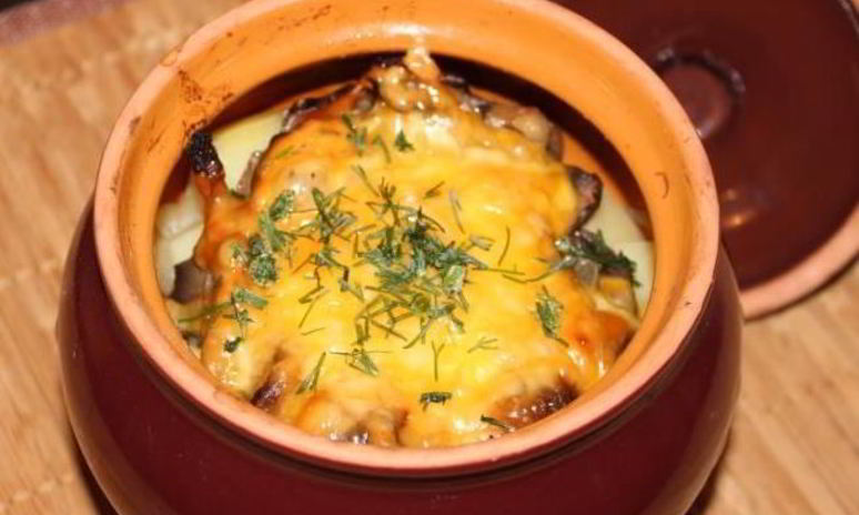 Рецепт пельменей, запеченных в горшочке