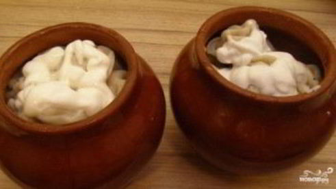 пельмени, запеченные в горшочке