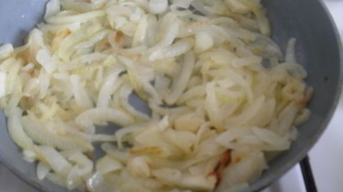 пельмени, запеченные в сметане с ветчиной и сыром