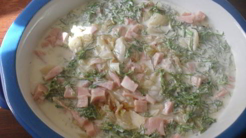 пельмени, запеченные в сметане с ветчиной и сыром