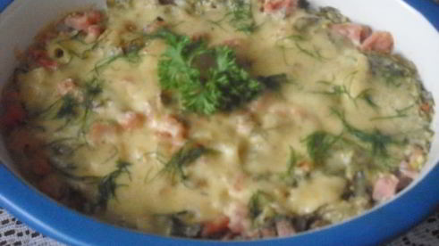 пельмени, запеченные в сметане с ветчиной и сыром