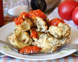 Жареные пельмени с яйцом