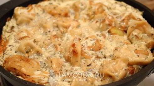 жареные пельмени с яйцом