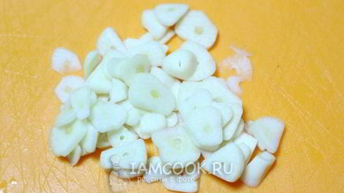 жареные пельмени с яйцом