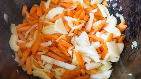 быстрый плов со свининой и фасолью