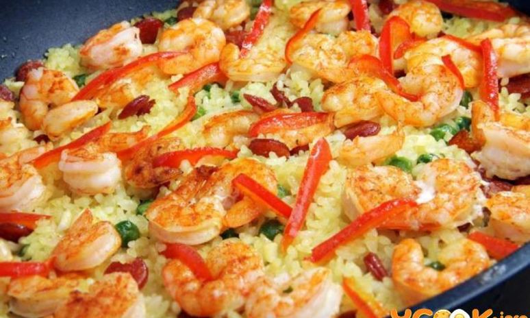 Рецепт паэльи с креветками и чоризо