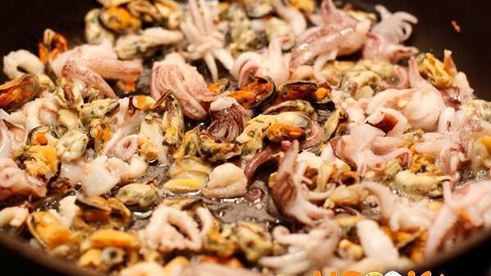 паэлья с морепродуктами