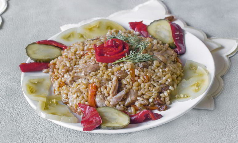 Рецепт пилава с курицей, булгуром и изюмом