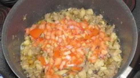 плов из баранины с помидорами