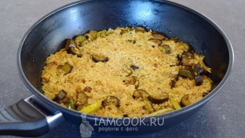 плов из булгура с баклажанами