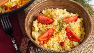 Плов из булгура с цветной капустой и перцем