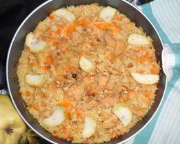 Плов из индейки с айвой, курагой и фейхоа