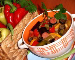 Ароматное рагу с колбасками