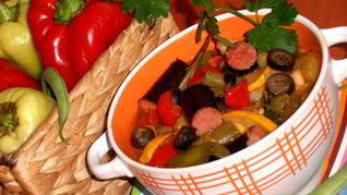 Ароматное рагу с колбасками