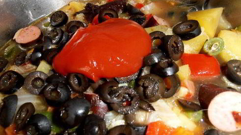 ароматное рагу с колбасками