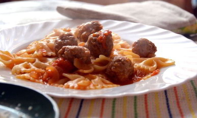 Рецепт фарфалле с рагу из фрикаделек