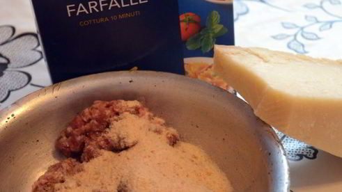 фарфалле с рагу из фрикаделек